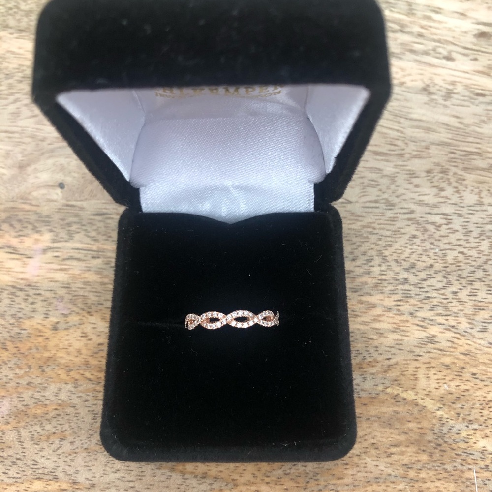 Rose gold diamond ring
